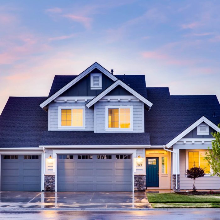 Pay off your mortgage early with these tips! Do these things to payoff your loan as soon as you can! I love these hacks.